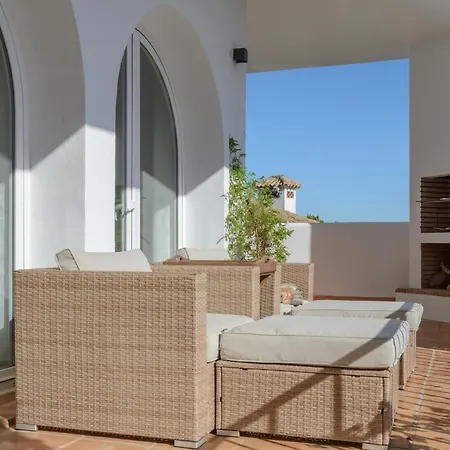 Bella Vida Villa *